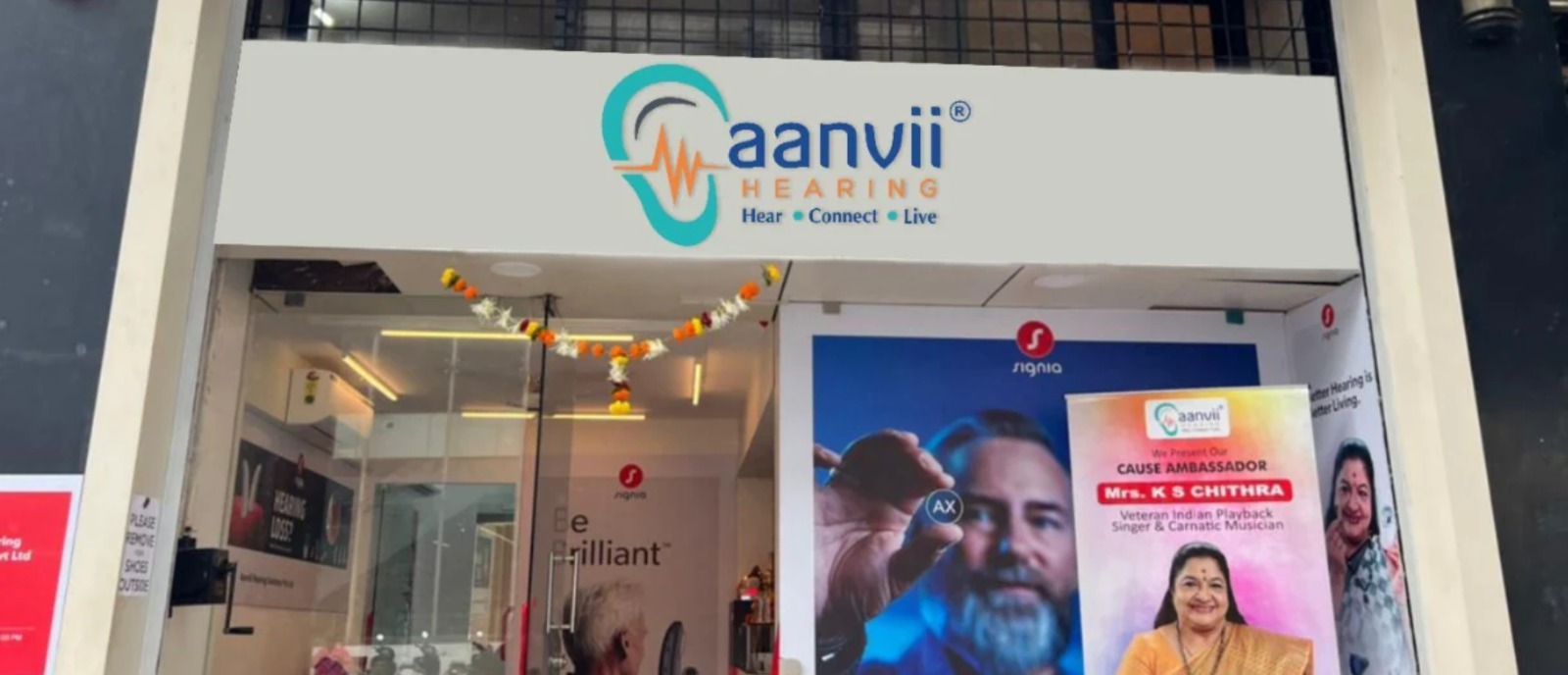 Why Buying Hearing Aids Online Can Be Risky | Aanvii Hearing A confused shopper browsing hearing aids online, highlighting why buying hearing aids online can be risky — Aanvii Hearing provides expert guidance.